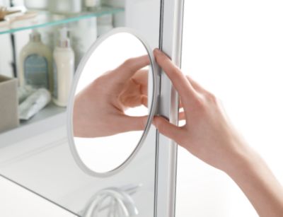 Magnifying mirror